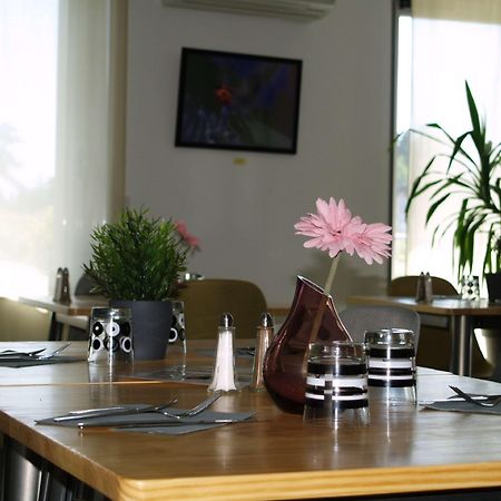 กีริอาด แซ็ง เชอลี ดาปแชร์ แอร์ เดอ ลา โลเซร์ Hotel Albaret-Sainte-Marie ภายนอก รูปภาพ