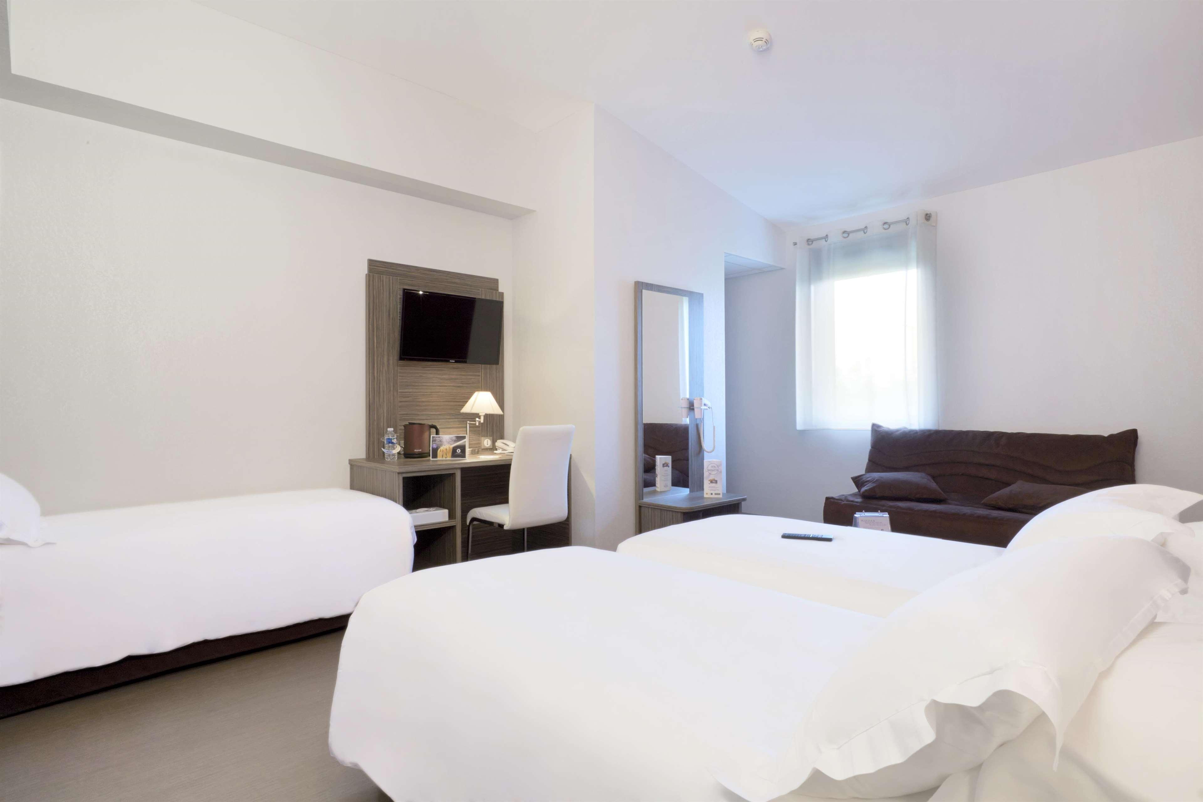 กีริอาด แซ็ง เชอลี ดาปแชร์ แอร์ เดอ ลา โลเซร์ Hotel Albaret-Sainte-Marie ภายนอก รูปภาพ