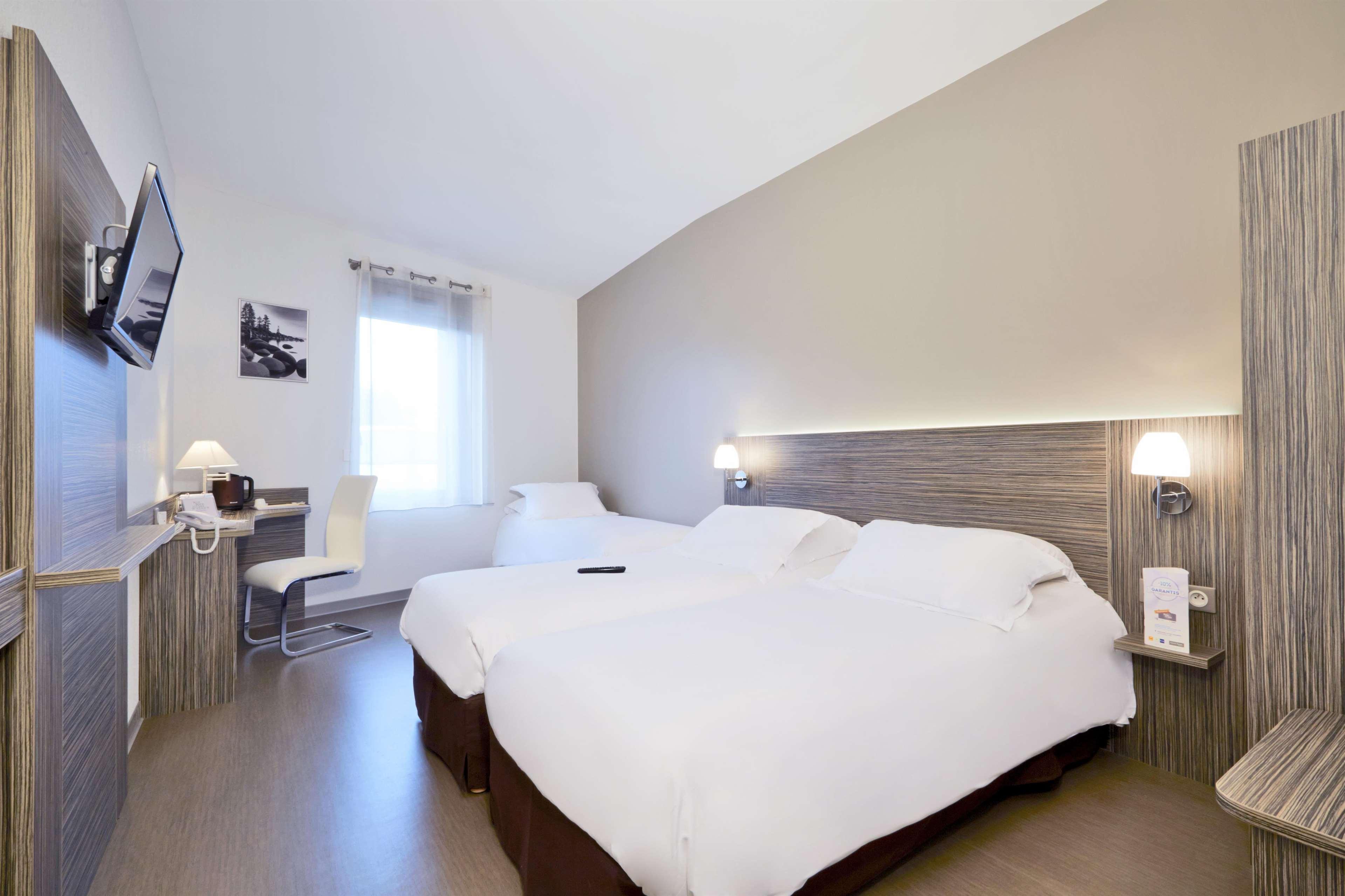 กีริอาด แซ็ง เชอลี ดาปแชร์ แอร์ เดอ ลา โลเซร์ Hotel Albaret-Sainte-Marie ภายนอก รูปภาพ