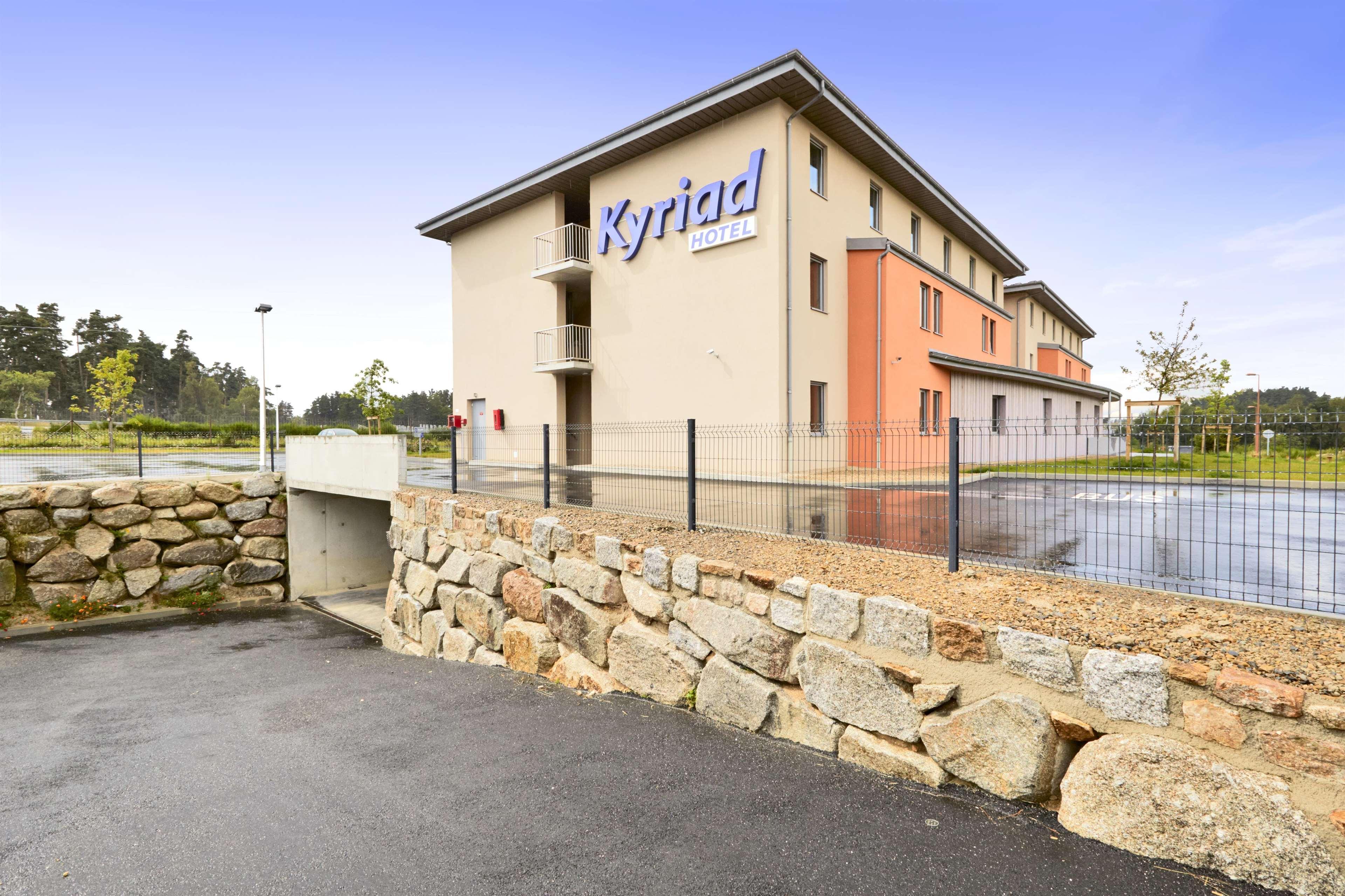 กีริอาด แซ็ง เชอลี ดาปแชร์ แอร์ เดอ ลา โลเซร์ Hotel Albaret-Sainte-Marie ภายนอก รูปภาพ